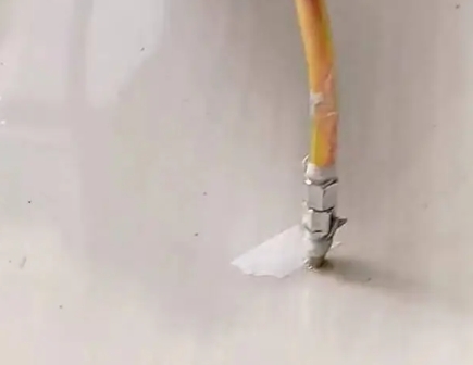 双台子瓷砖空鼓维修公司专业解答在瓷砖铺贴过程中，如果使用的砂料过粗（如全部使用了粗砂），可能会导致以下问题